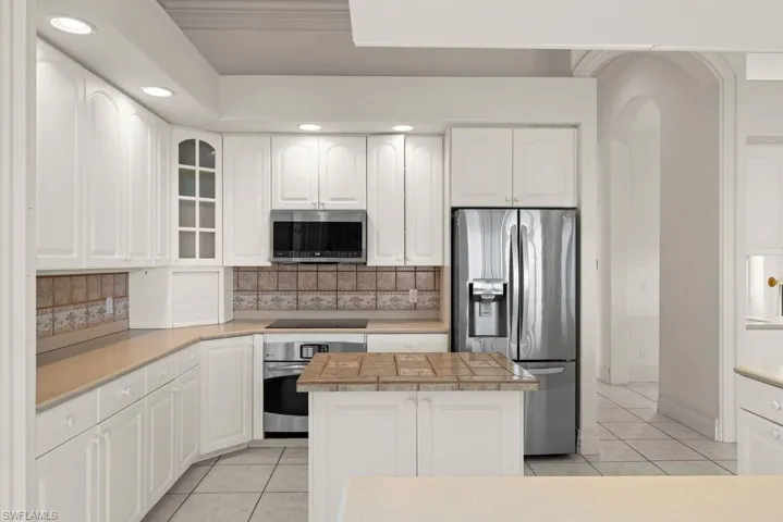 371 Bayside Ave, Naples, Florida 34108