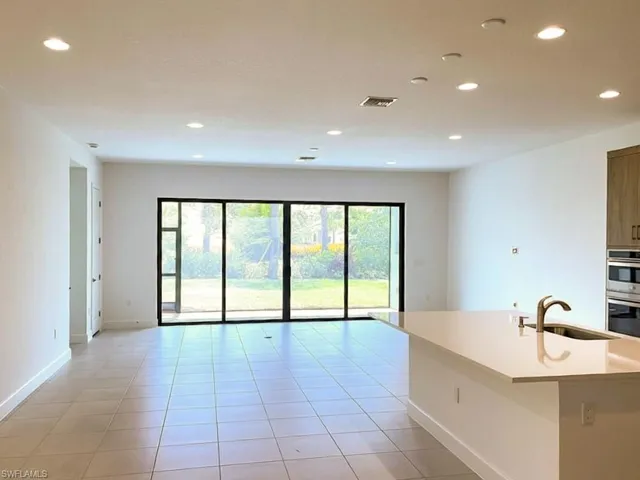 20914 Thistle Leaf Ln, Estero, Florida 33928