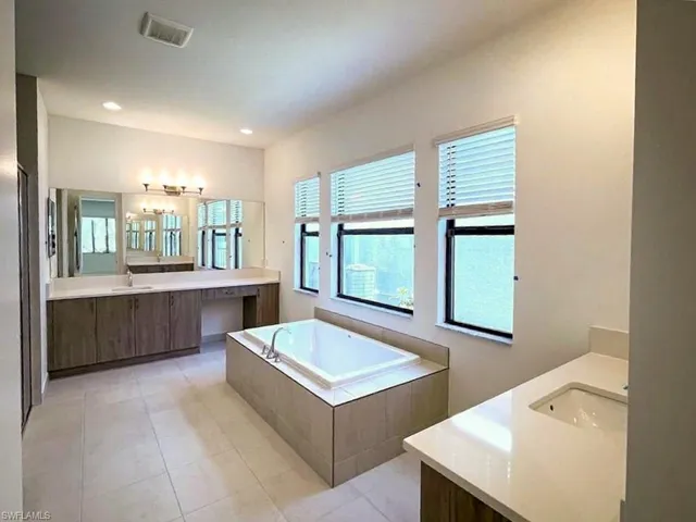 20914 Thistle Leaf Ln, Estero, Florida 33928