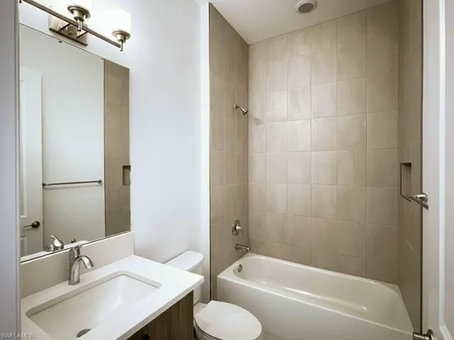 20914 Thistle Leaf Ln, Estero, Florida 33928