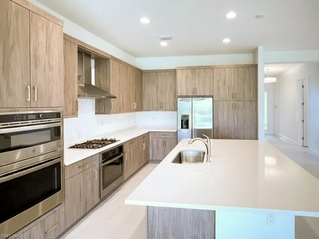 20914 Thistle Leaf Ln, Estero, Florida 33928