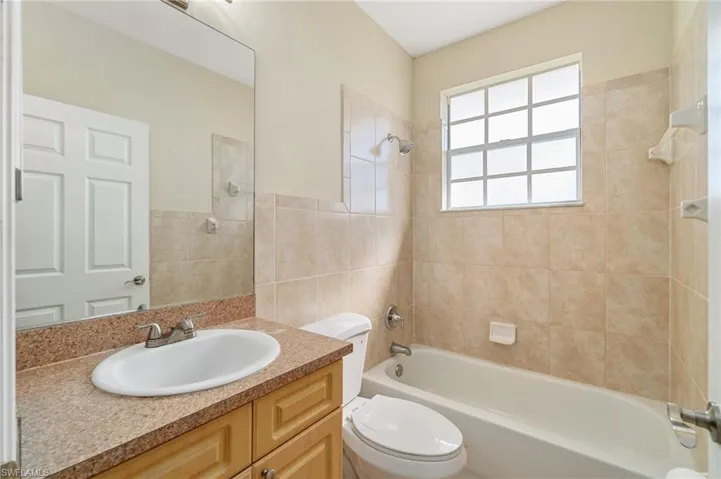Guest bathroom.