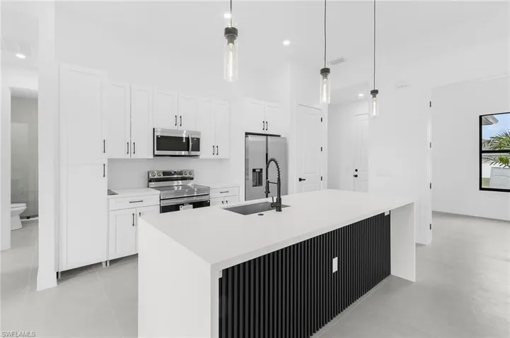7 Sw 19th Pl, Cape Coral, Florida 33991