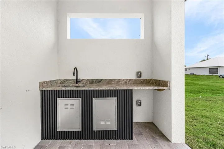 7 Sw 19th Pl, Cape Coral, Florida 33991