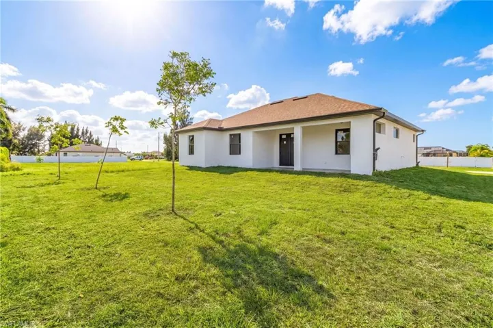 7 Sw 19th Pl, Cape Coral, Florida 33991