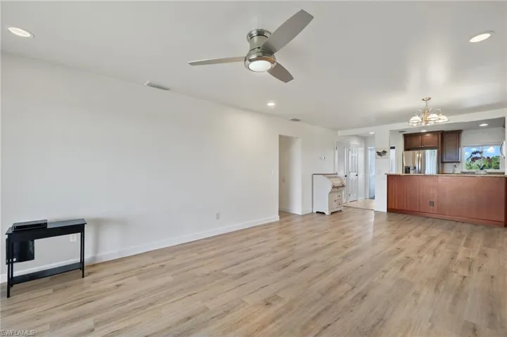 7402  Lake Breeze  DR, Fort Myers, FL 33907
