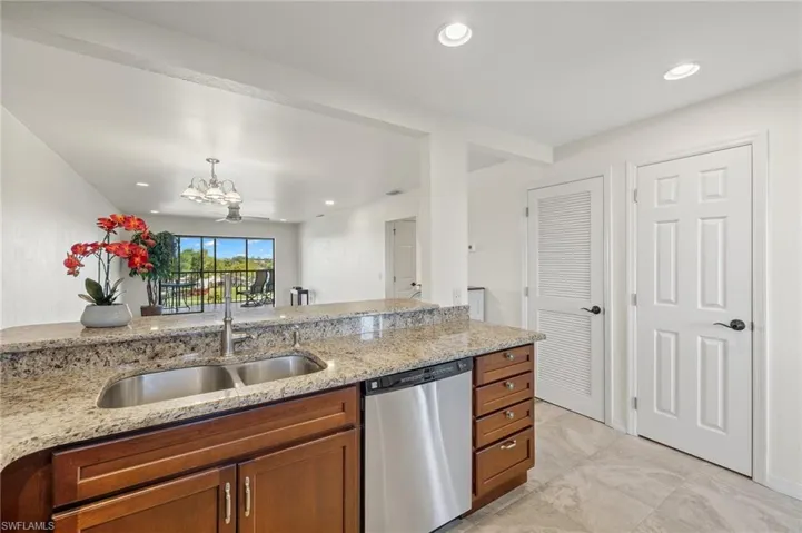 7402  Lake Breeze  DR, Fort Myers, FL 33907