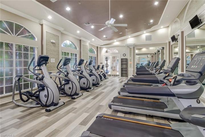 20398  Foxworth  CIR, Estero, FL 33928