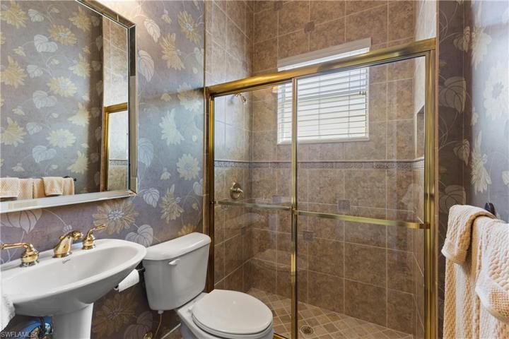 20398  Foxworth  CIR, Estero, FL 33928
