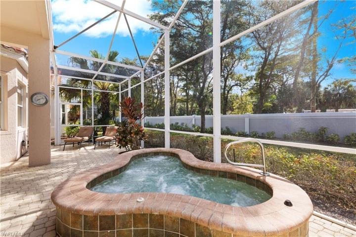 20398  Foxworth  CIR, Estero, FL 33928