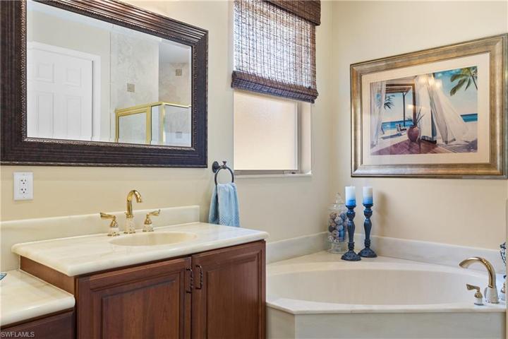 20398  Foxworth  CIR, Estero, FL 33928
