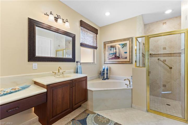 20398  Foxworth  CIR, Estero, FL 33928