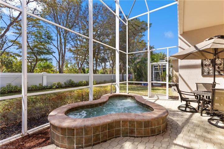 20398  Foxworth  CIR, Estero, FL 33928