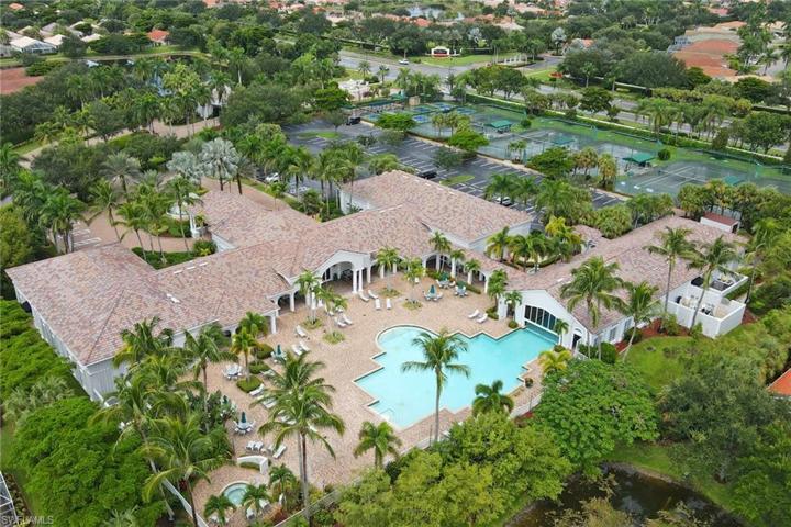 20398  Foxworth  CIR, Estero, FL 33928