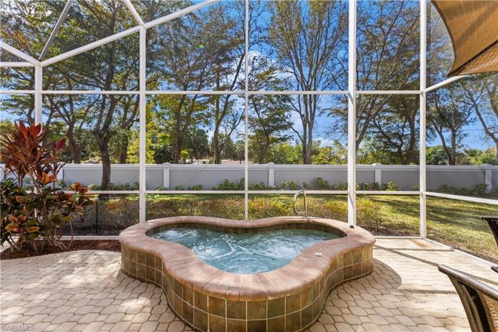 20398  Foxworth  CIR, Estero, FL 33928