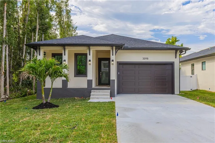 3098  Pine Tree  DR, Naples, FL 34112