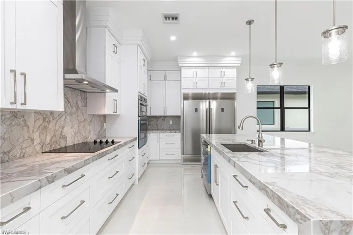 3098  Pine Tree  DR, Naples, FL 34112