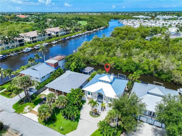 Waterway continues past Royal Harbor into Naples Bay and out to the Gulf, no bridges