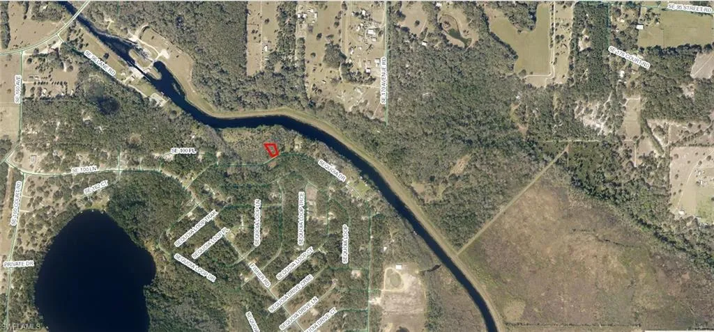 9044-1579-28  Sequoia  DR, Ocklawaha, FL 32179
