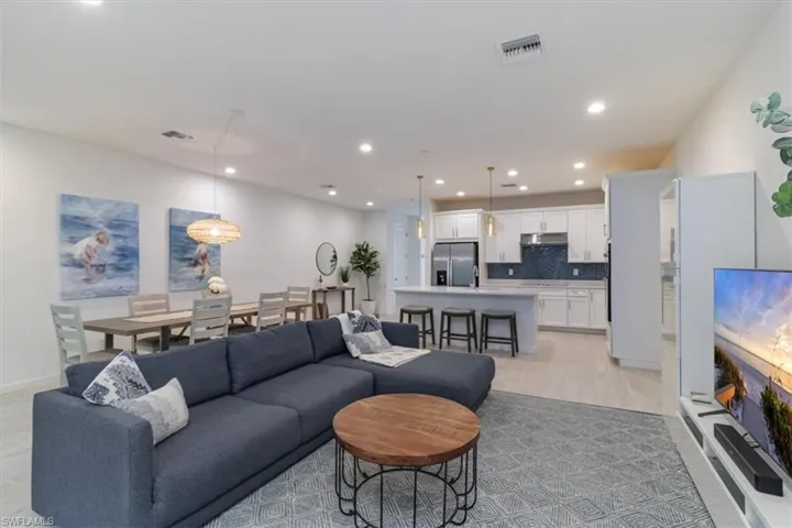 13021 Pembroke Dr, Naples, Florida 34105