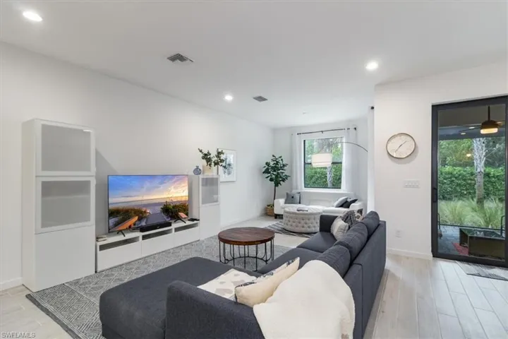 13021 Pembroke Dr, Naples, Florida 34105