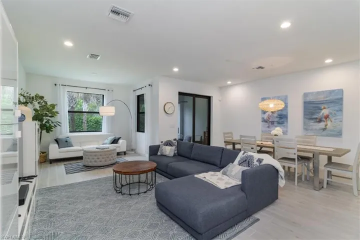 13021 Pembroke Dr, Naples, Florida 34105