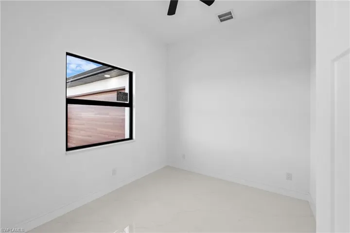 Empty room with ceiling fan