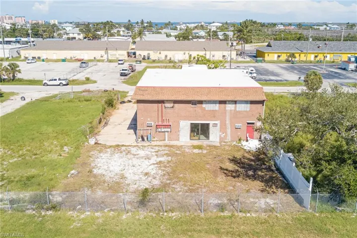 Aerial view of property and surrounding area