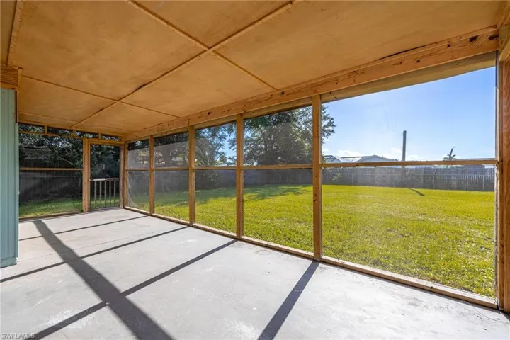 2526 Ivanhoe St, Port Charlotte, Florida 33952