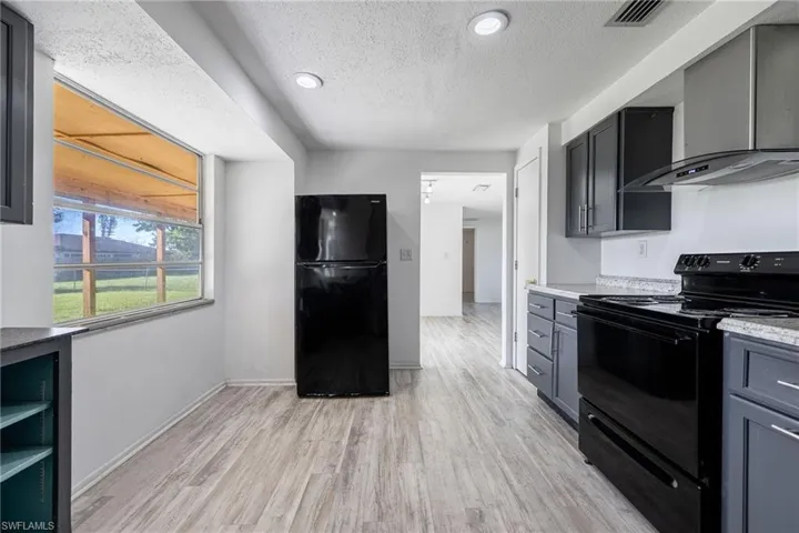 2526 Ivanhoe St, Port Charlotte, Florida 33952