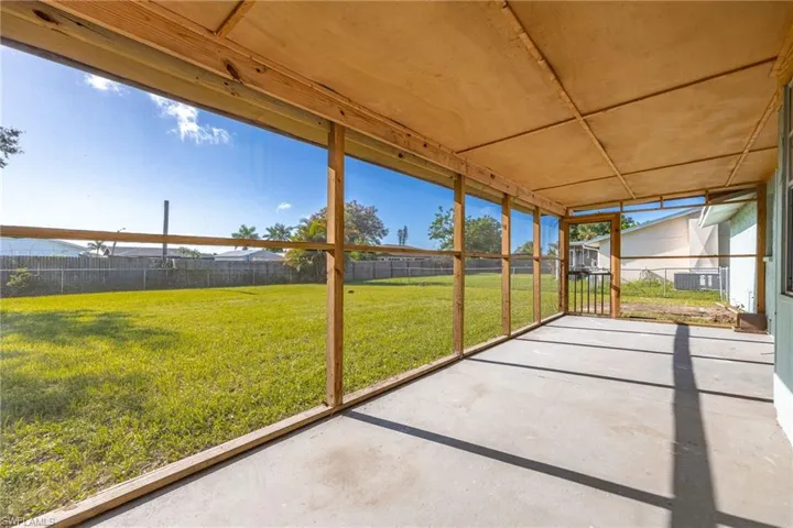 2526 Ivanhoe St, Port Charlotte, Florida 33952