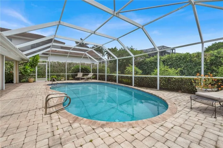 656  Binnacle  DR, Naples, FL 34103