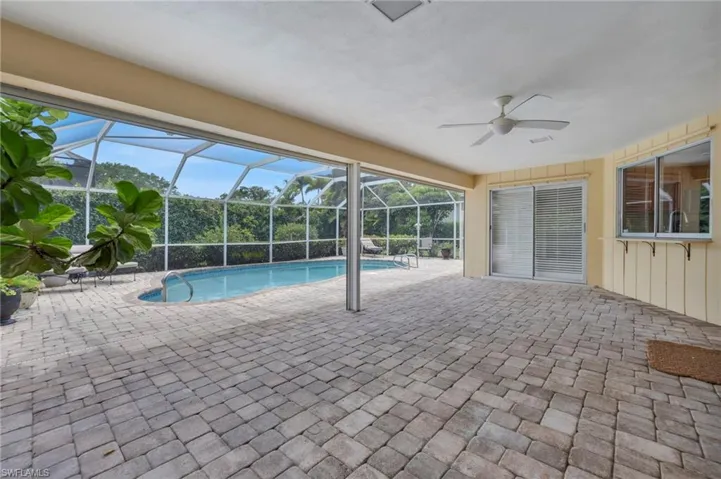 656  Binnacle  DR, Naples, FL 34103
