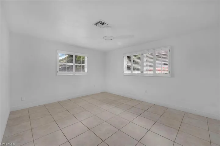 656  Binnacle  DR, Naples, FL 34103