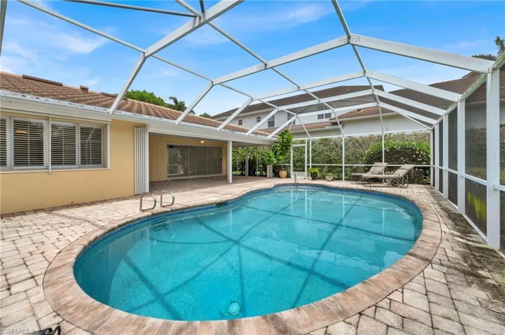 656  Binnacle  DR, Naples, FL 34103