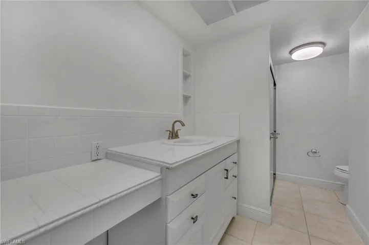 656  Binnacle  DR, Naples, FL 34103