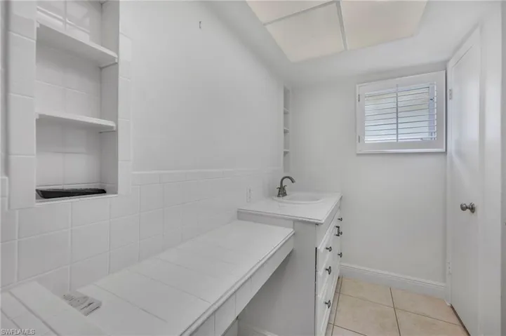 656  Binnacle  DR, Naples, FL 34103