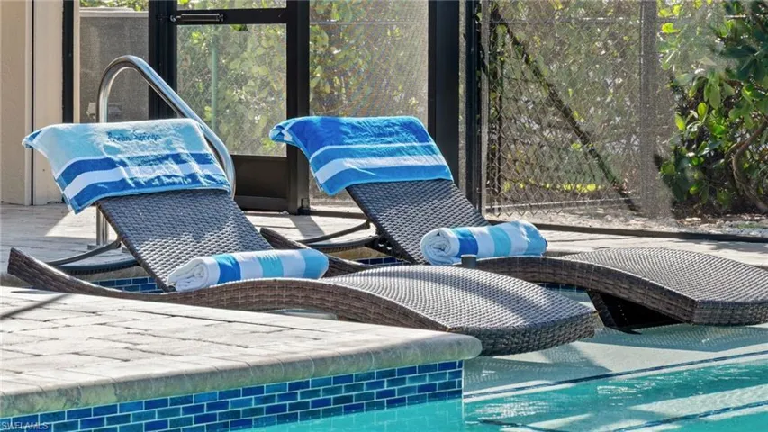 Pool loungers