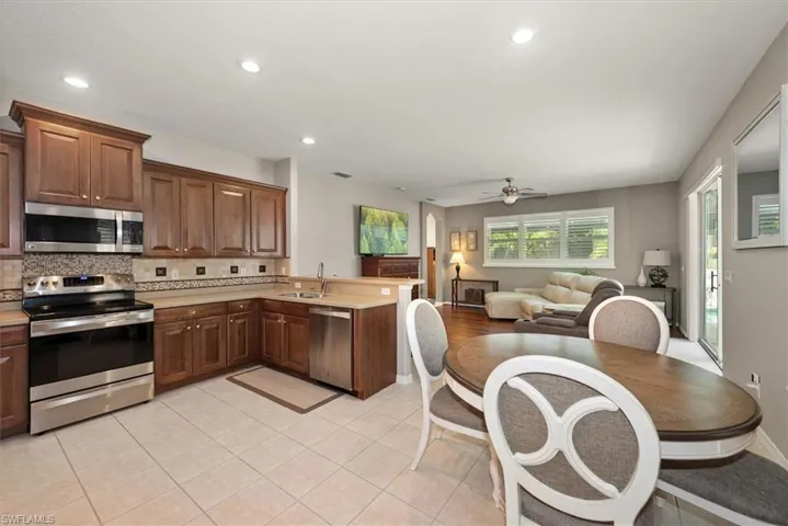 9646  Blue Stone  CIR, Fort Myers, FL 33913