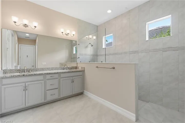 10240 Avonleigh Dr, Bonita Springs, Florida 34135