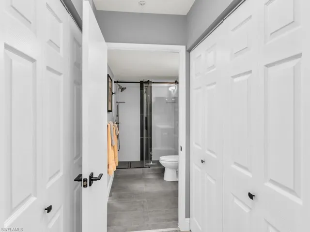 1185  Wildwood Lakes  BLVD, Naples, FL 34104