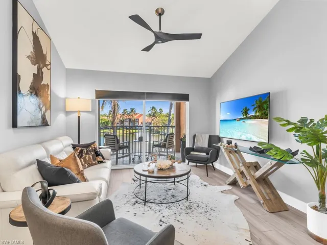 1185  Wildwood Lakes  BLVD, Naples, FL 34104