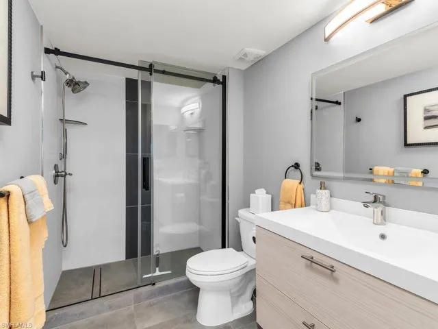 1185  Wildwood Lakes  BLVD, Naples, FL 34104