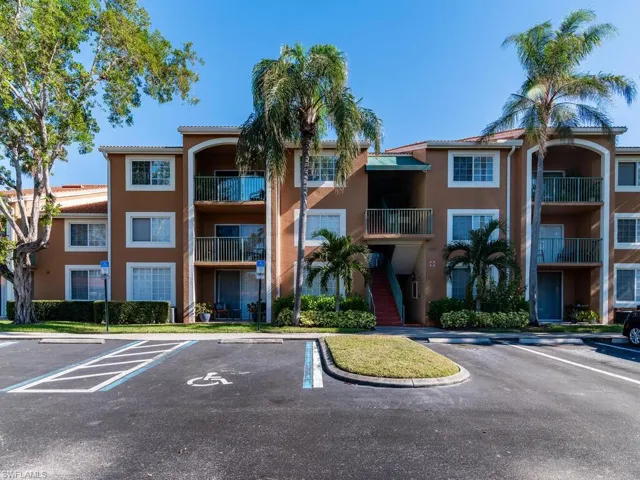 1185  Wildwood Lakes  BLVD, Naples, FL 34104