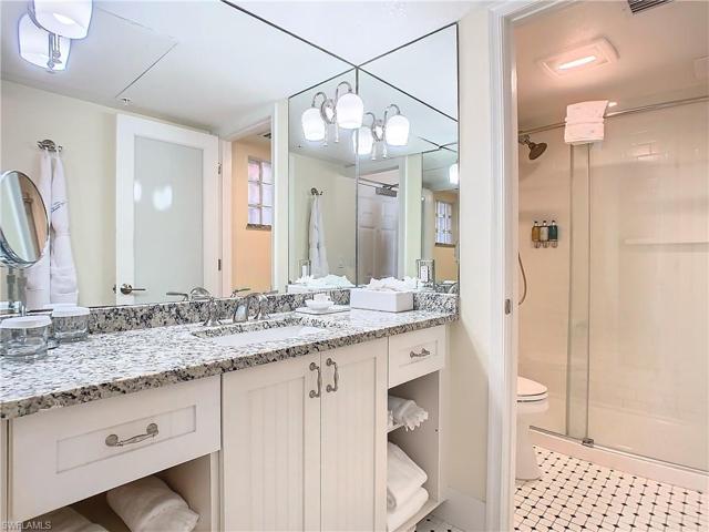 Spacious bathroom