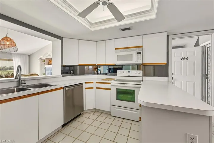 6260  Bellerive  AVE, Naples, FL 34119