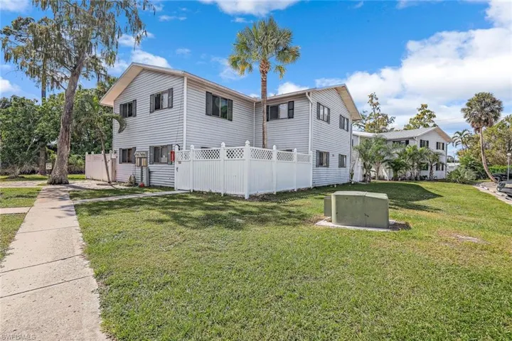 7737  Tamara Lee  CT, Fort Myers, FL 33907