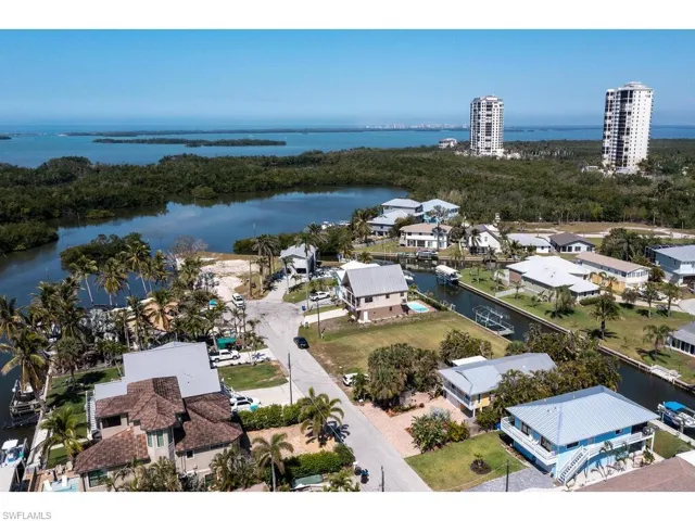Aerial view with a water view & Gulf Access