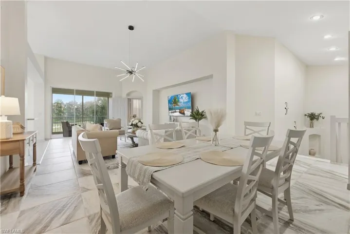 2150 Aberdeen Ln # 7, Naples, Florida 34109