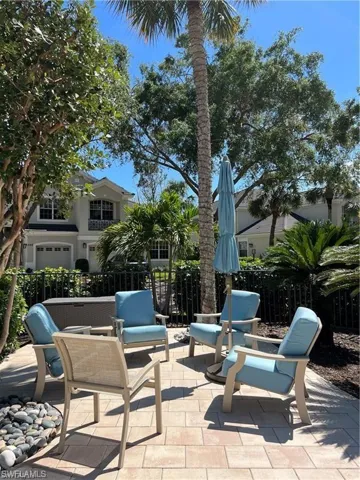2150 Aberdeen Ln # 7, Naples, Florida 34109